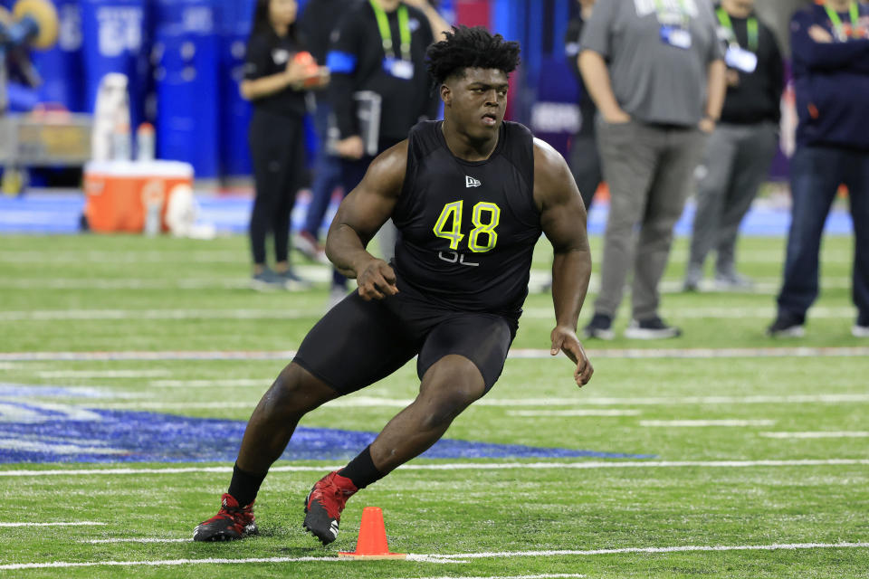 INDIANAPOLIS, INDIANA - MARCH 04: Tyler Smith #OL48 of Tulsa runs a drill during the NFL Combine at Lucas Oil Stadium on March 04, 2022 in Indianapolis, Indiana. (Photo by Justin Casterline/Getty Images)