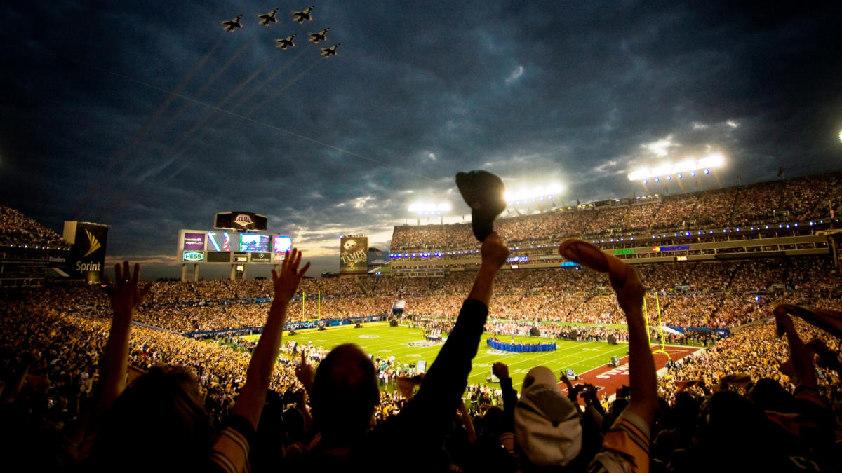 Cowboys show off giant TV in $1.1 billion stadium - The San Diego