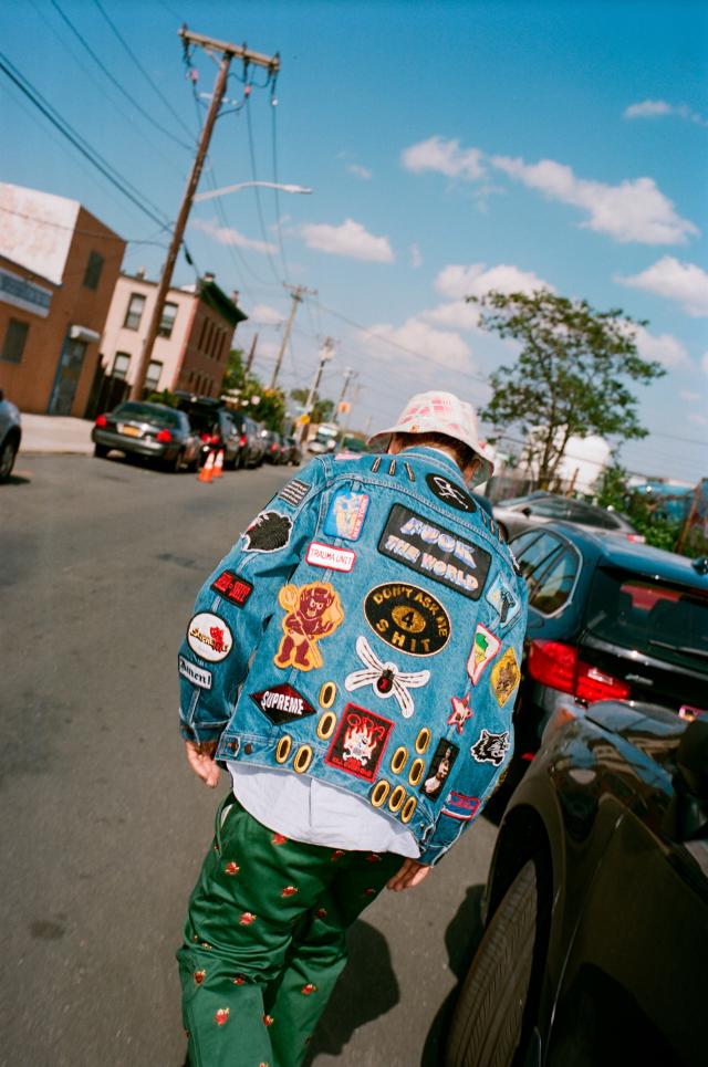 HYPE STUFF - Supreme Patches Denim Trucker Jacket Blue