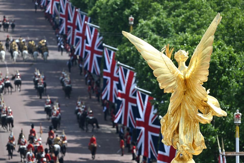 Queen's Platinum Jubilee – Royal Procession heads down The Mall