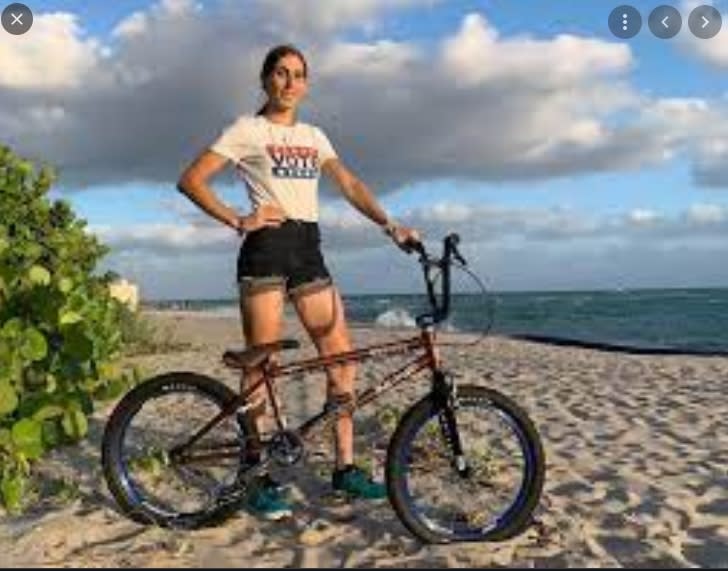 美國自由式BMX自行車手切爾西·沃爾夫 (Chelsea Wolfe)。   圖 : 翻攝自沃爾夫臉書
