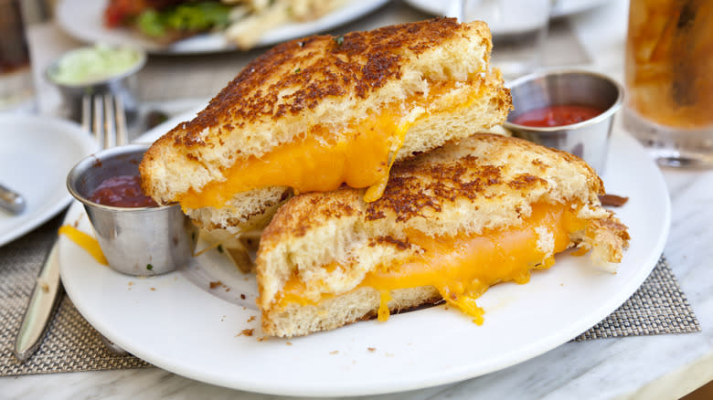 Grilled cheese sandwich, sauces