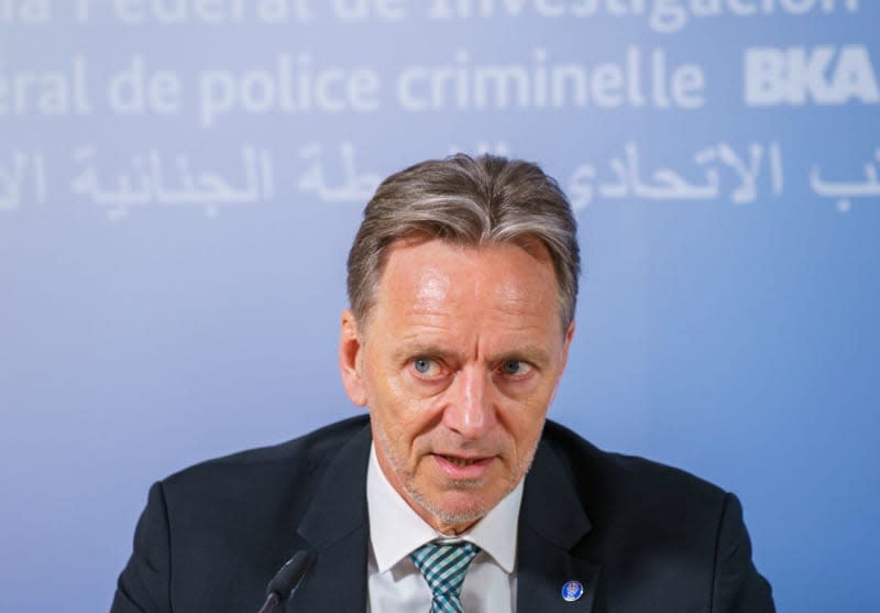 Holger Muench, President of the Federal Criminal Police Office (BKA), presents the "Bundeslagebild Cybercrime 2023". BKA provided information on the development of cybercrime in Germany at a press conference. Andreas Arnold/dpa