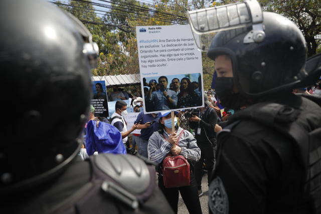 Juan Orlando Hernández: Honduras' Supreme Court approves