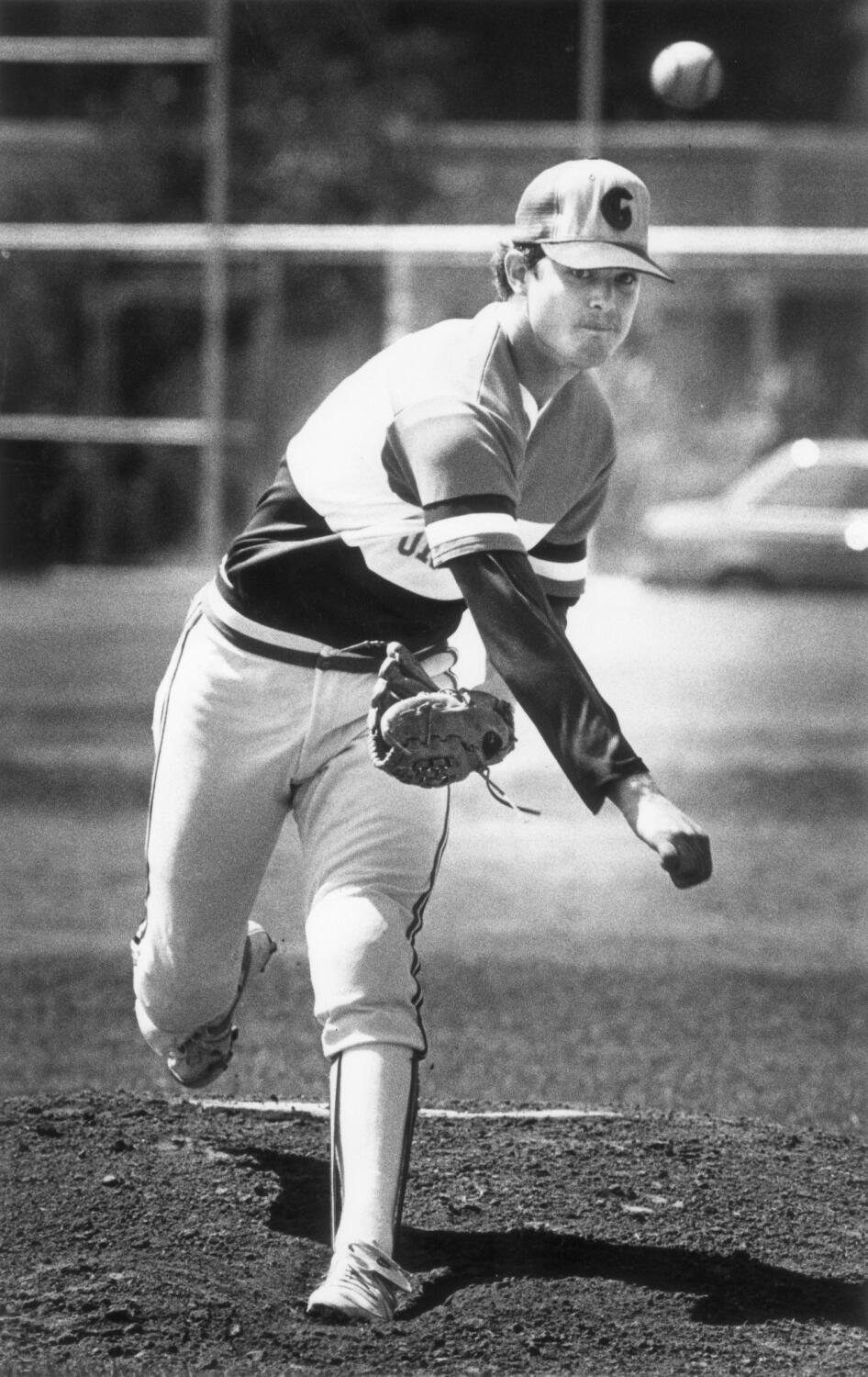 Former Grant High School standout Rod Beck delivers a pitch.