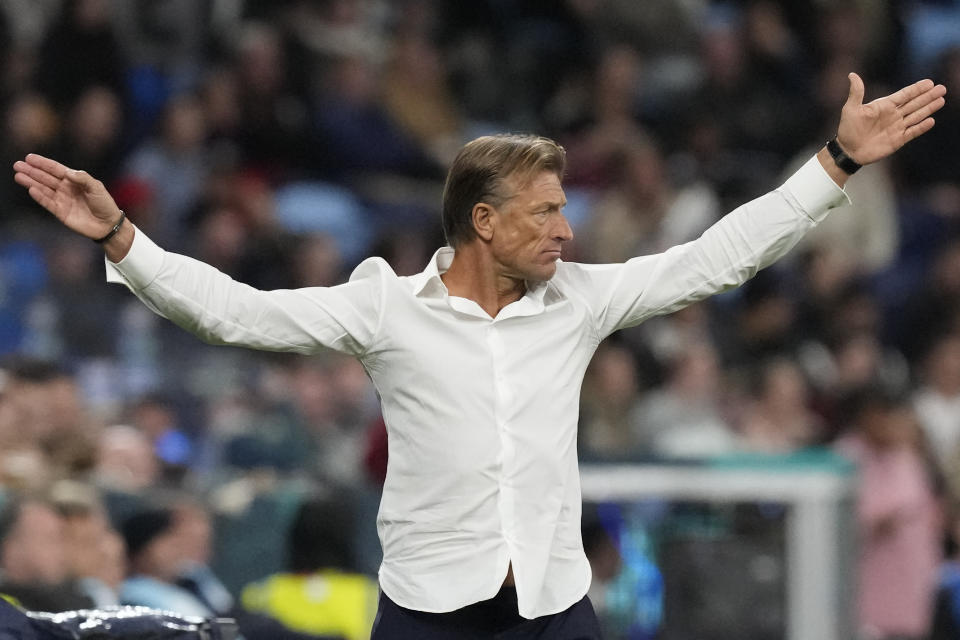 France's head coach Herve Renard gestures during the Women's World Cup Group F soccer match between France and Panama at the Sydney Football Stadium in Sydney, Australia, Wednesday, Aug. 2, 2023. (AP Photo/Mark Baker)
