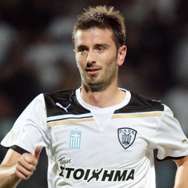 Nom: Stelios Malezas<br>Poste: Défenseur<br>Date de naissance (Âge): 11/03/1985 (27)<br>Numéro: 8<br>Club: PAOK (Grèce GRE)