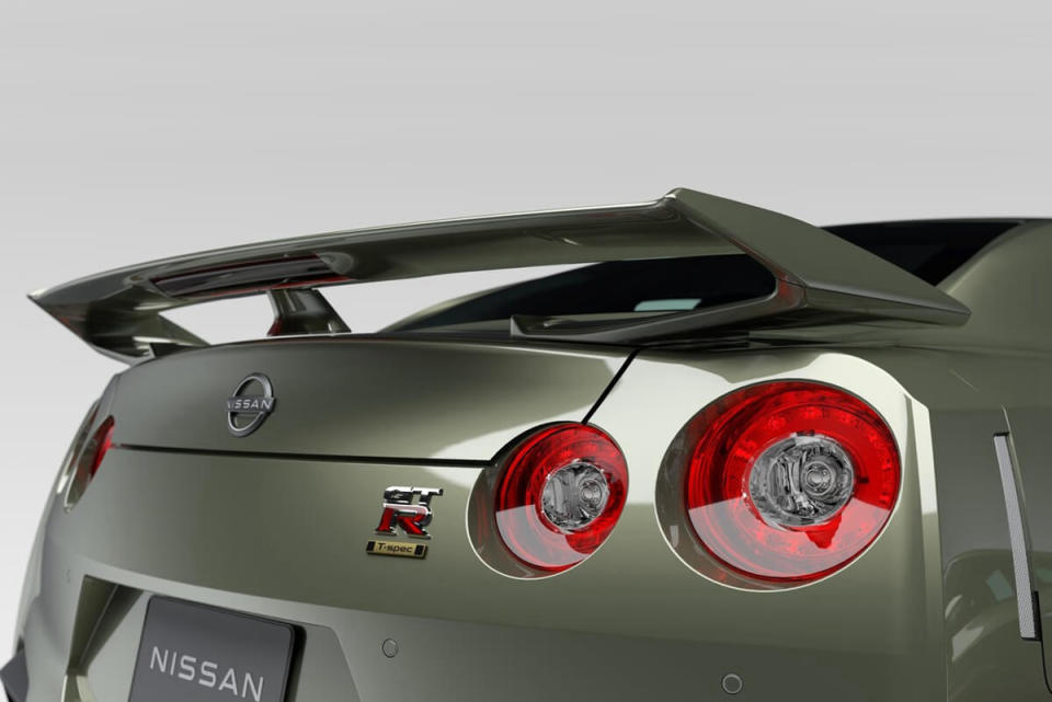 Nissan-GT-R-2024-6.jpg