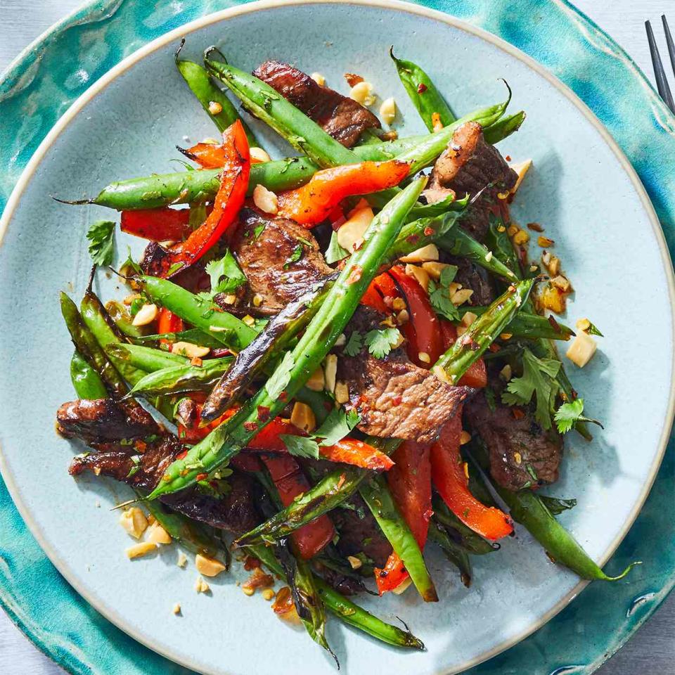 Stir-Fried Green Beans with Steak & Peanuts