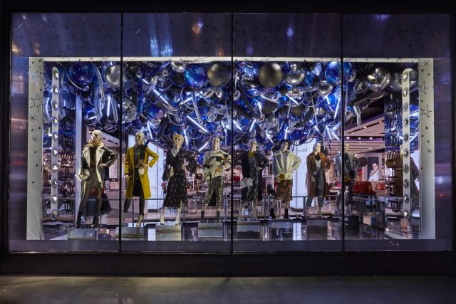 Louis Vuitton Christmas 2016 Season Window Display