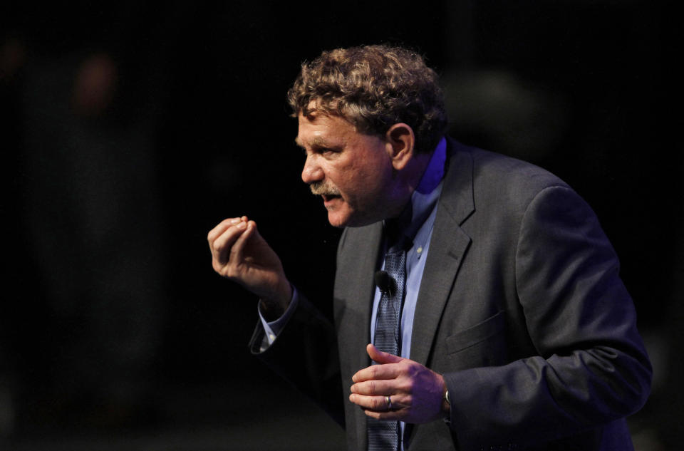 Eric Steven Lander, head of the Broad Institute of MIT and Harvard, gestures as he delivers a speech  during the forum Mexico XXI Century, organized by the Telmex Foundation, in Mexico City, Tuesday, Sept. 7, 2010. (AP Photo/Claudio Cruz)