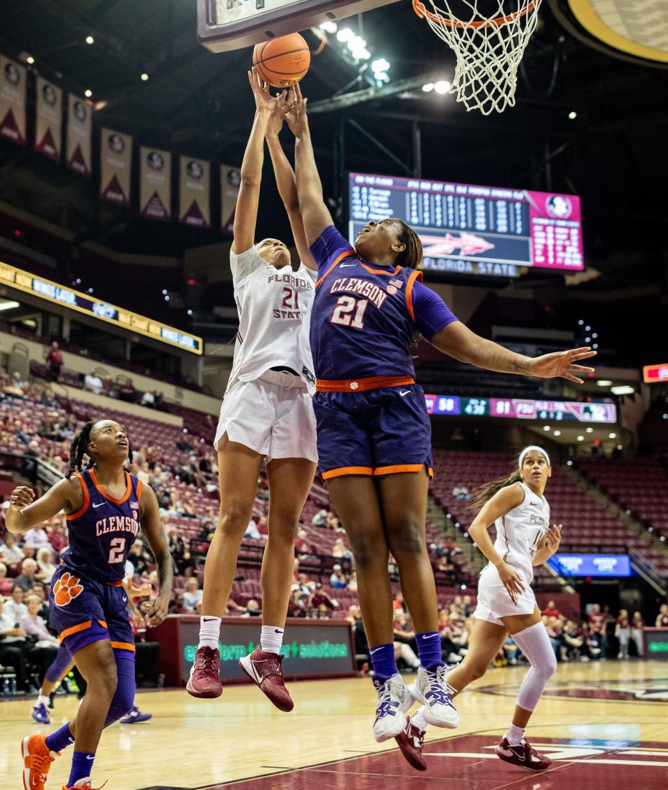 Florida State Seminoles forward Makayla Timpson (21) shoots for two. The Florida State Seminoles defeated the Clemson Tigers 93-62 at the Tucker Civic Center on Thursday, Jan. 5, 2023. 