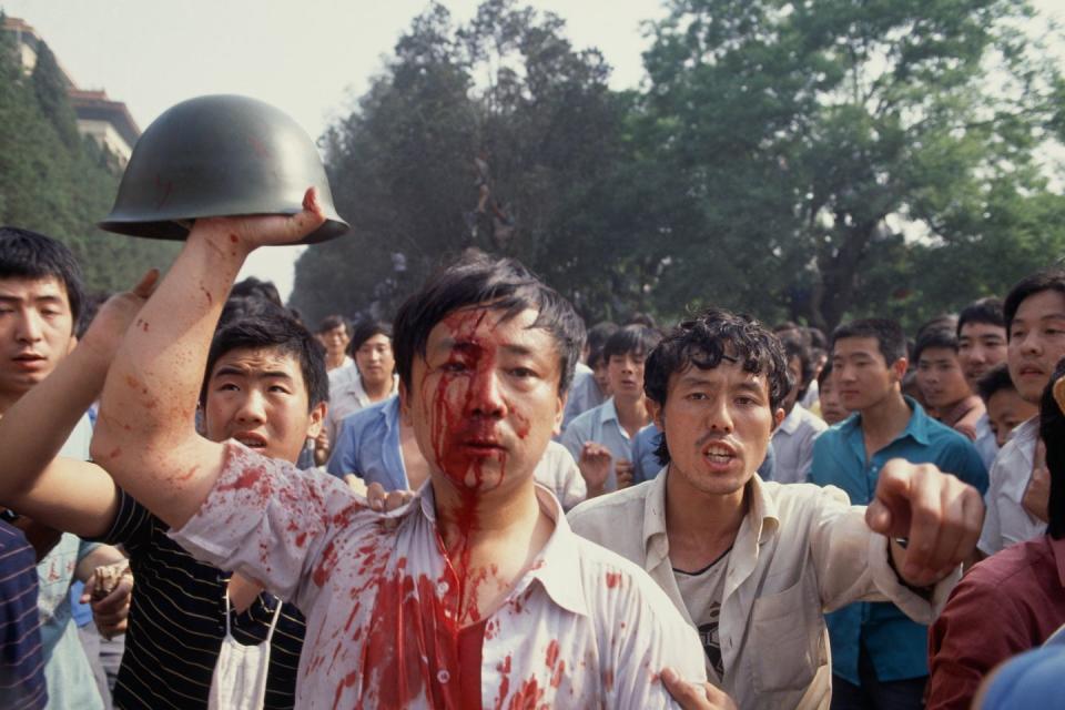 32 Photos Show the Hope and Despair of Tiananmen Square