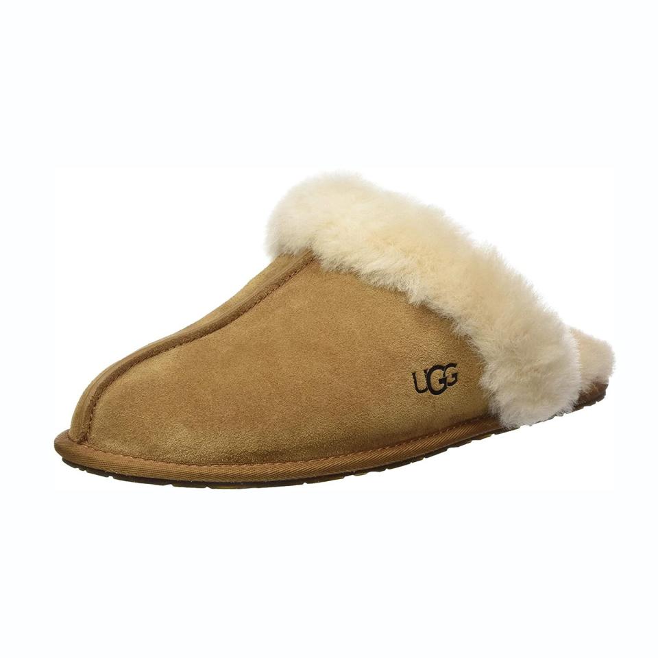 UGG Women's Scuffette Slipper in Chestnut