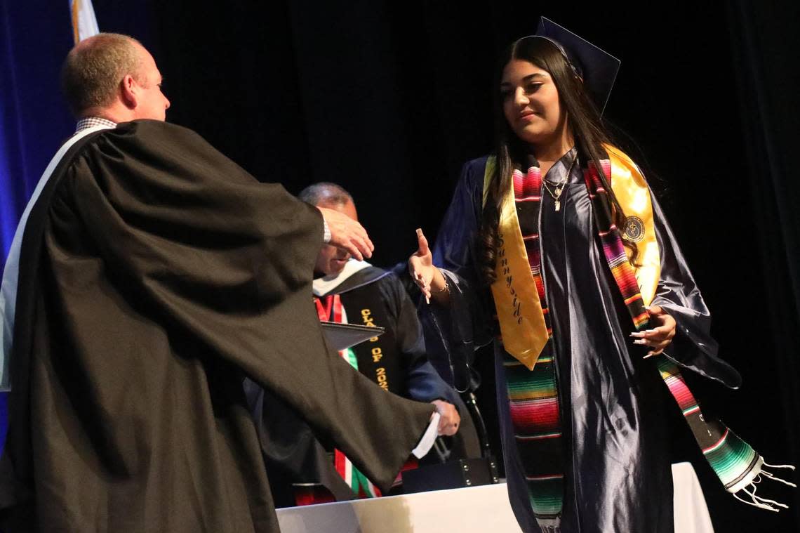 One of the Sunnyside High School grad who took park of the Fresno Unified School District’s summer commencement ceremony at the Roosevelt High School’s Audra McDonald Theater Friday morning. María G. Ortiz-Briones/mortizbriones@vidaenelvalle.com