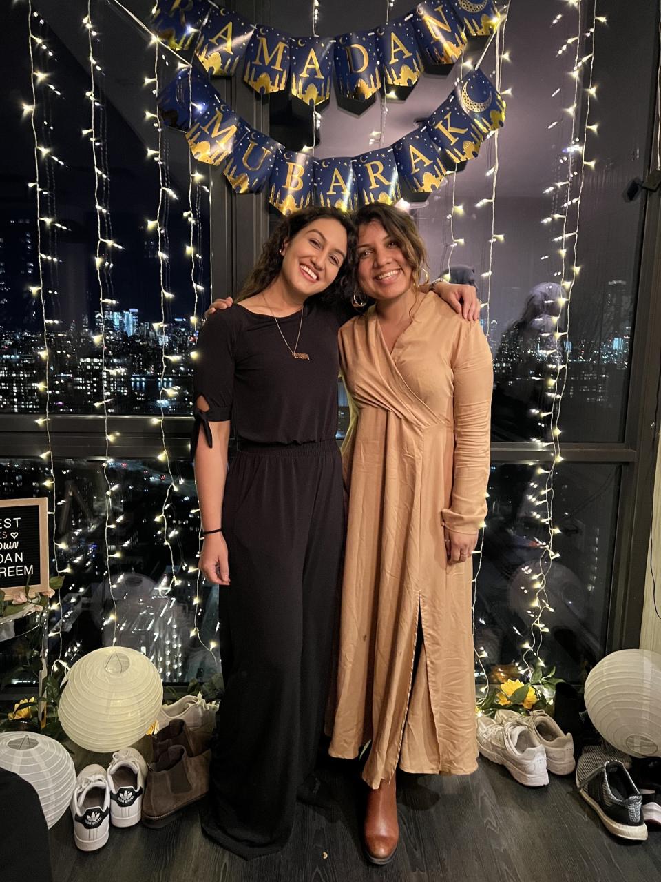 Aniqa Mian (right) with her friend at a 2022 iftar gathering, in which Muslims open their fast, in New York<span class="copyright">Aniqa Mian</span>