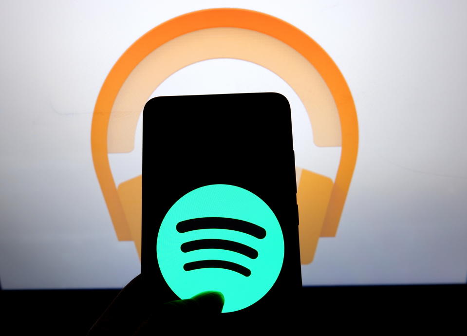 INDIA - 2019/08/06: In this photo illustration the popular audio streaming social media application Spotify logo seen displayed on a smartphone. (Photo Illustration by Avishek Das/SOPA Images/LightRocket via Getty Images)