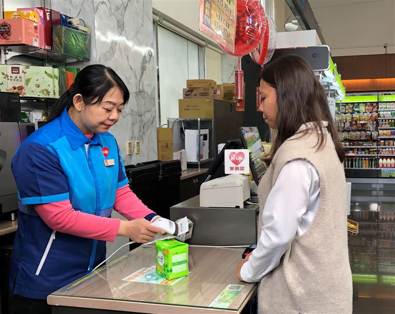 彰縣推友善服務 一卡通數位學生證兌生理用品安心又環保。（圖／悠遊卡公司提供）