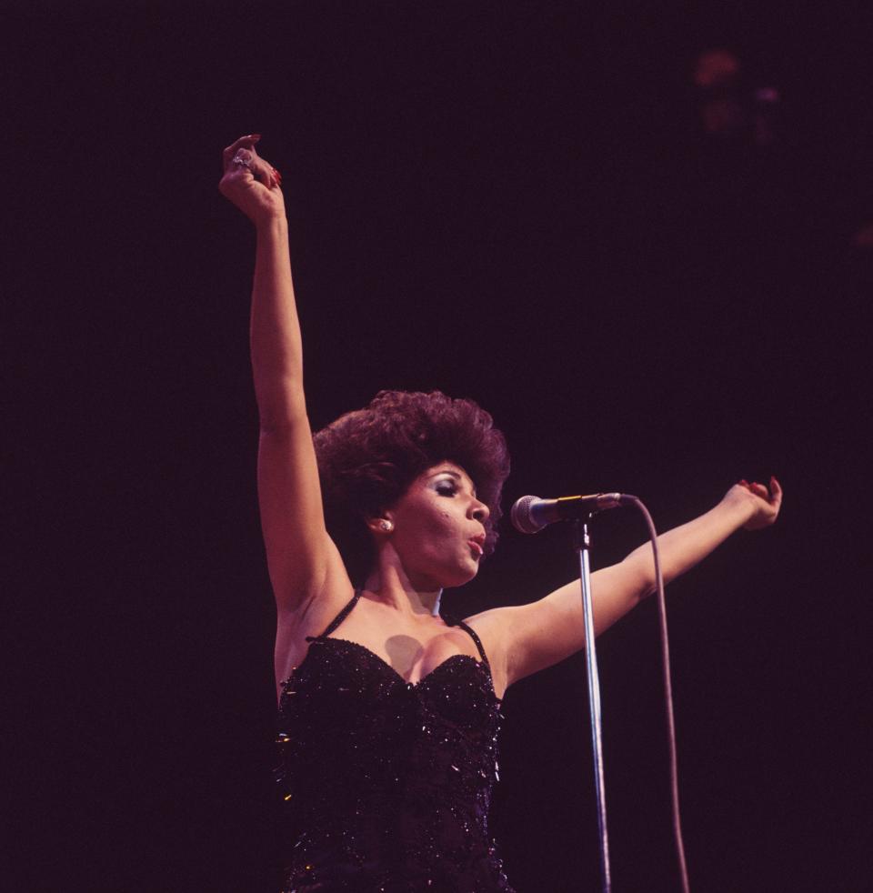 Shirley Bassey on stage in 1978 - David Redfern/Redferns