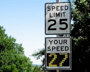 Advertising driving speeds encourages motorists to obey the law. Courtesy of Richard Drdul via Flickr.