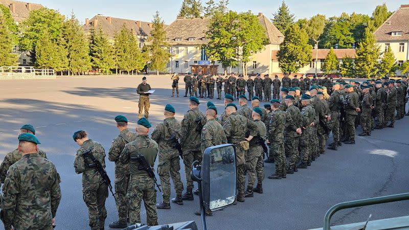 Poland moves troops to eastern border