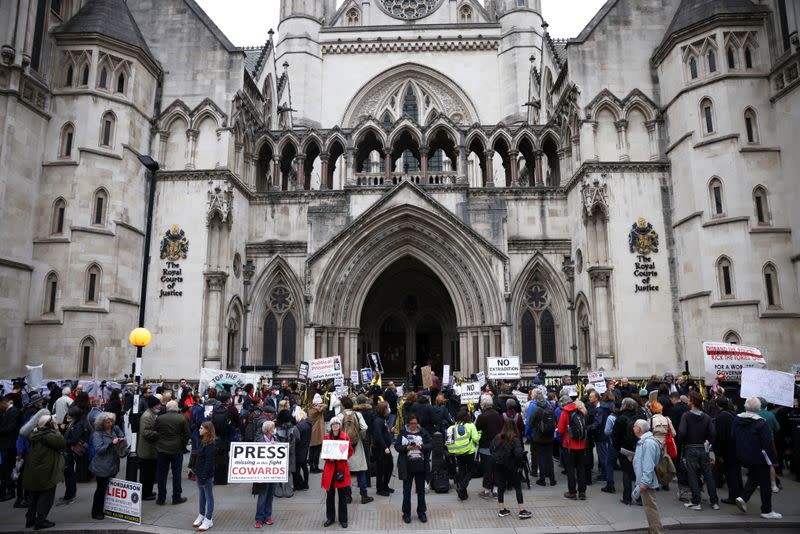 Supporters of Wikileaks founder Julian Assange protest in London