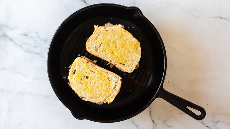 Bread on grill pan