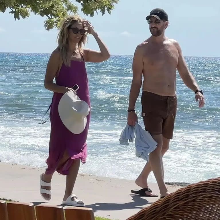 Christine Baumgartner junto a Josh Connor en Hawai