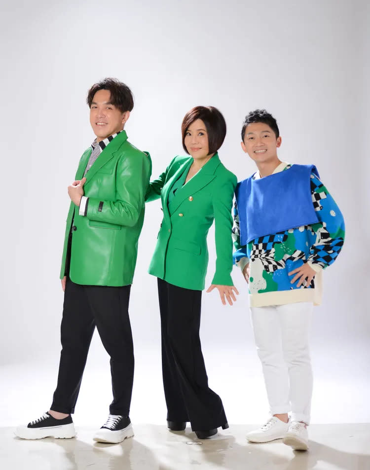 蔡昌憲（右起）、于美人和許志豪主持《超級紅人榜》已13年。三立提供