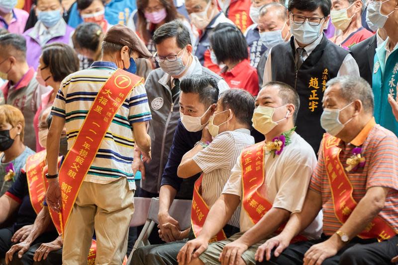 民進黨桃園市長參選人林智堅近日勤跑行程爭取地方支持。（翻攝自林智堅臉書）