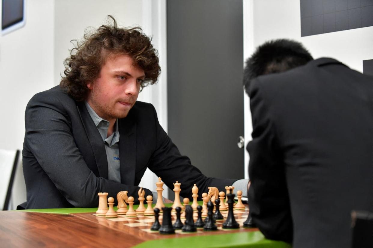 Le joueur américain d'échecs Hans Niemann, à Saint-Louis le 6 octobre 2022 - TIM VIZER / AFP