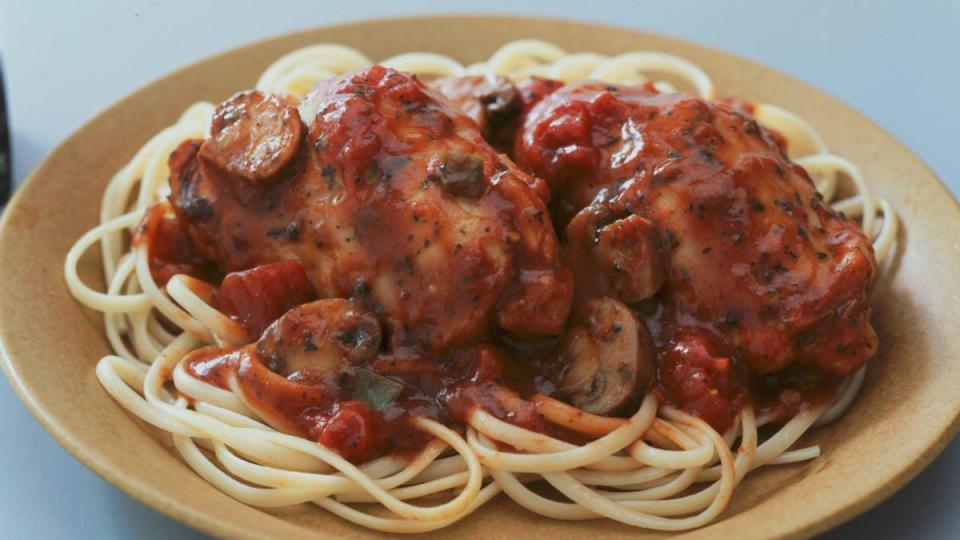 Slow Cooker Chicken in Italian Tomato Sauce