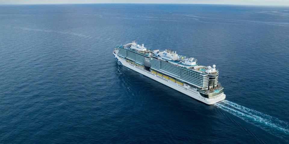 Die Sun Princess ist 345 Meter lang und 177.500 Tonnen schwer. - Copyright: Princess Cruises