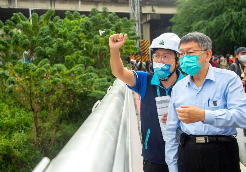 台北市長柯文哲，因雨災時輔選受到批評。取自柯文哲臉書