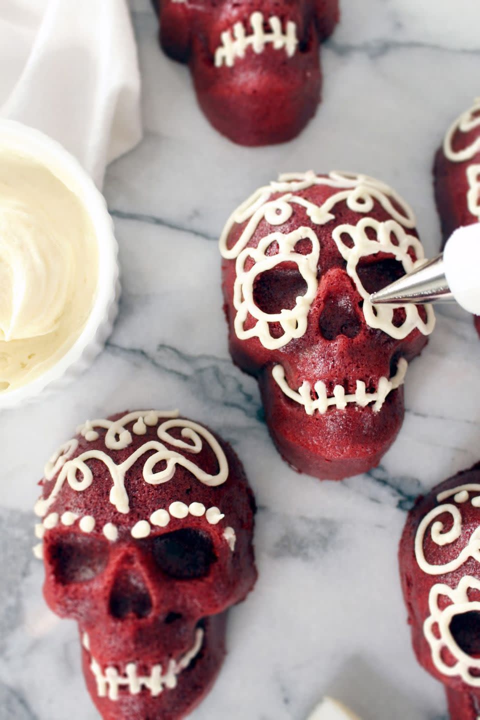 Red Velvet Skull Cakes