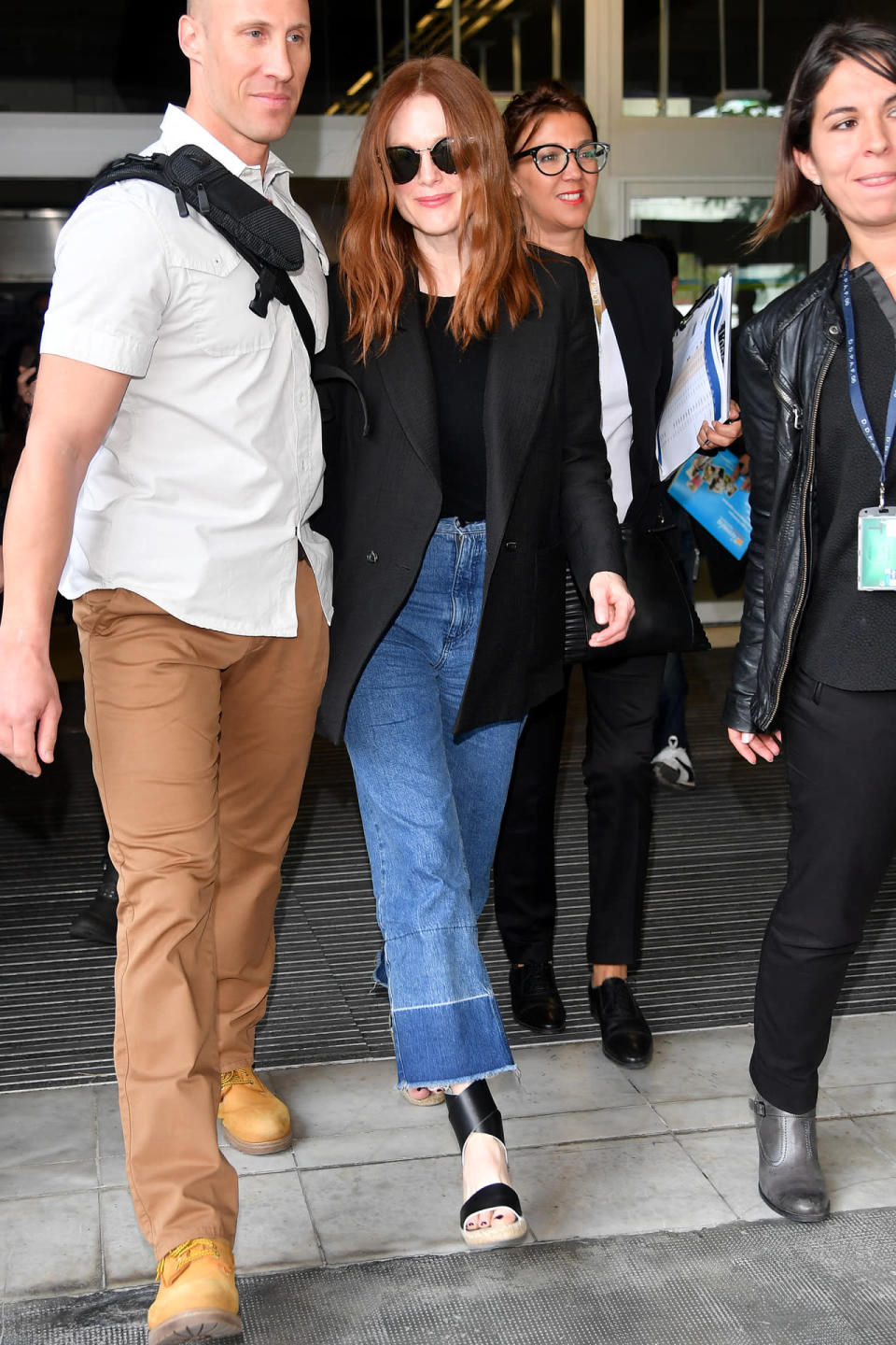 Julianne Moore in wide-leg jeans 