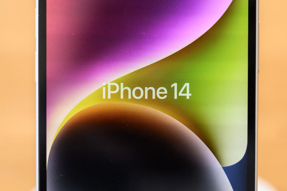 O iPhone 14 tamb&#xe9;m n&#xe3;o traz um carregador na caixa (Getty Image)