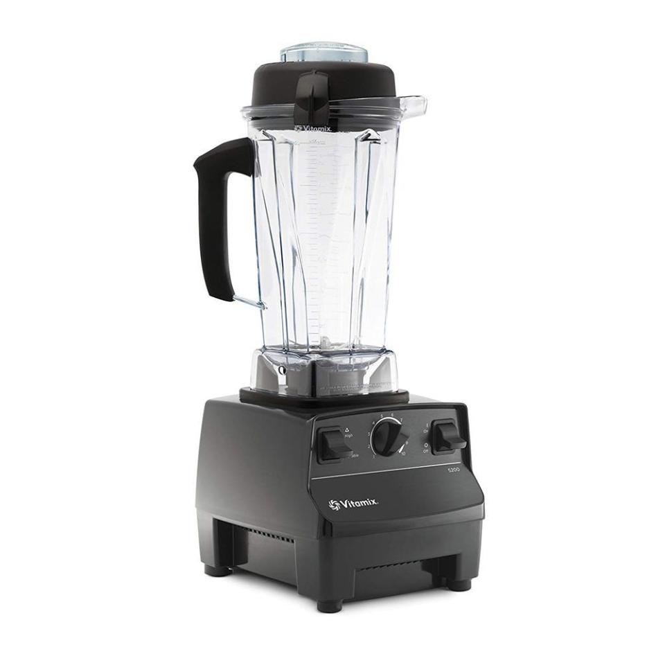 7) Vitamix 5200 Blender, Professional-Grade