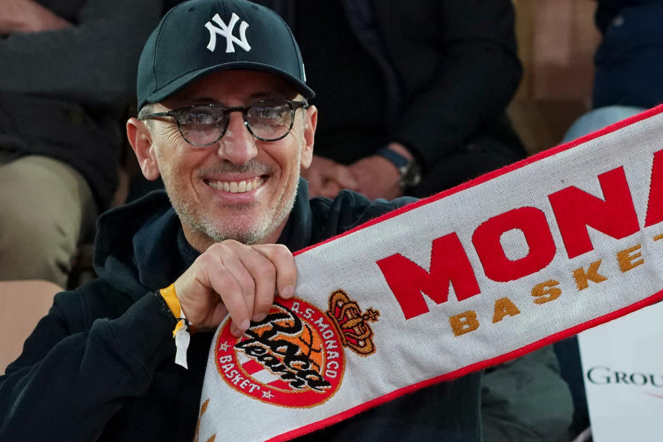 L'humoriste Gad Elmaleh au match de basket de l'AS Monaco