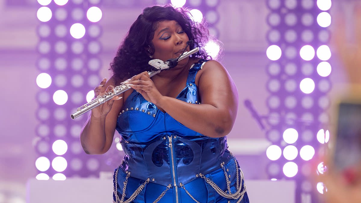  Lizzo flute 