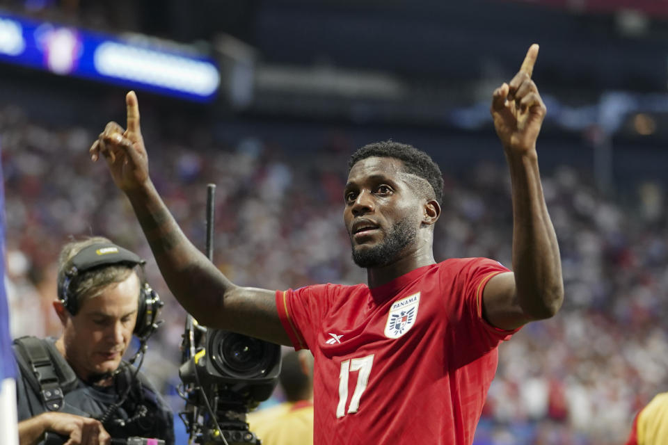 José Fajardo, de la selección de Panamá, festeja tras marcar el segundo tanto de su equipo ante Estados Unidos, el jueves 27 de junio de 2024, en un partido de la Copa América disputado en Atlanta (AP foto/Jason Allen)