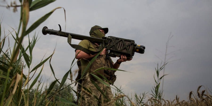 The United States sent to Ukraine a third of its stock of anti-aircraft missiles Stinger