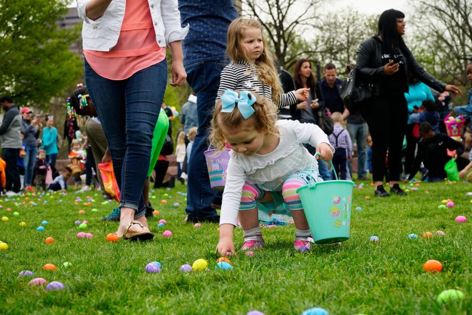 Washington Park is hosting a 2-day scavenger hunt for Easter this year. Pictured: Ashlyn and Avery Johns at a Washington Park egg hunt in 2019.