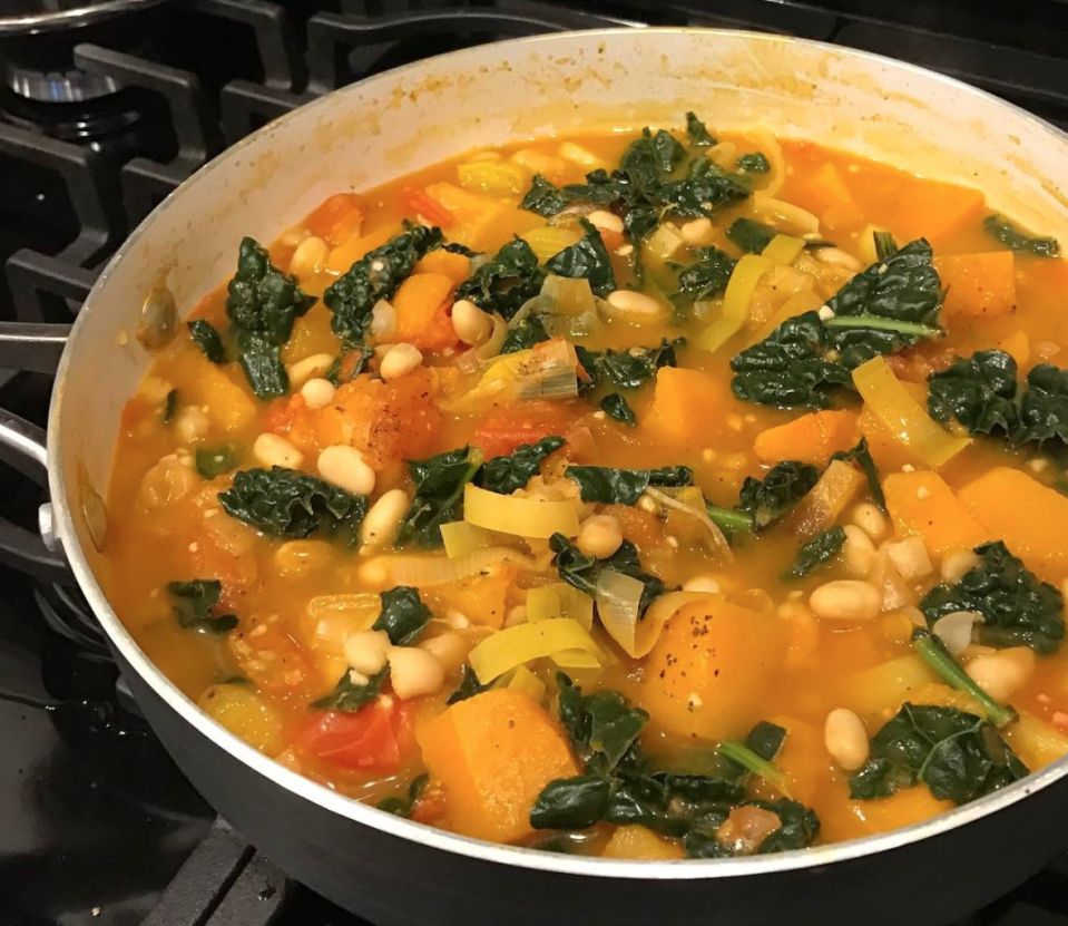 <p>Because who said soups have to be smooth? <a rel="nofollow noopener" href="https://www.bbcgoodfood.com/recipes/1732/the-river-cafes-winter-minestrone" target="_blank" data-ylk="slk:River Cafe’s Winter Minestrone Soup" class="link rapid-noclick-resp">River Cafe’s Winter Minestrone Soup</a> is thick, filling and packed with veg. [Photo: Instagram/sweatdaily_keepitsimple] </p>