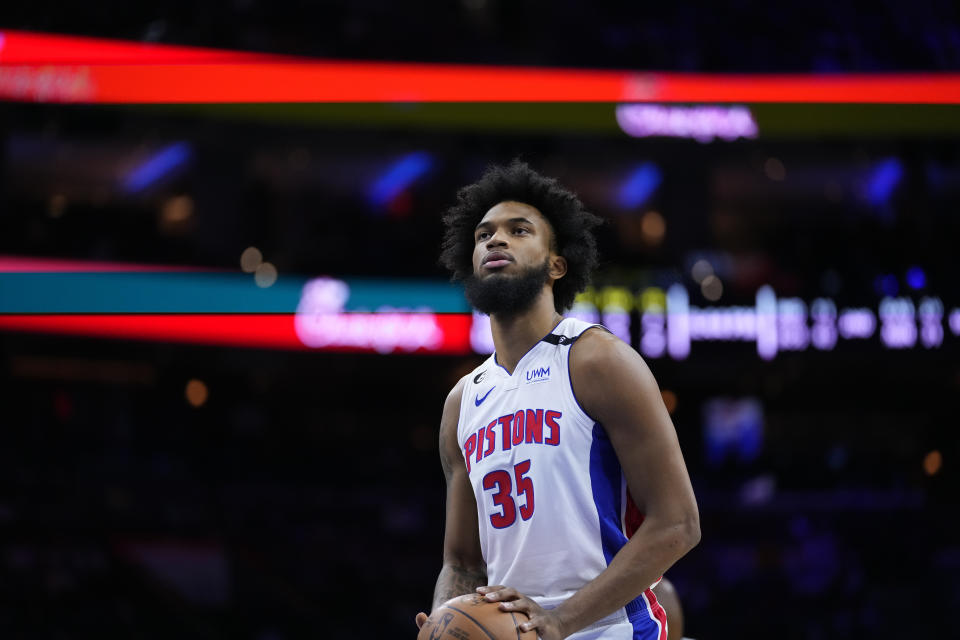 Detroit Pistons forward Marvin Bagley III will likely need surgery on two broken fingers and miss six to eight weeks. (AP Photo/Matt Slocum)