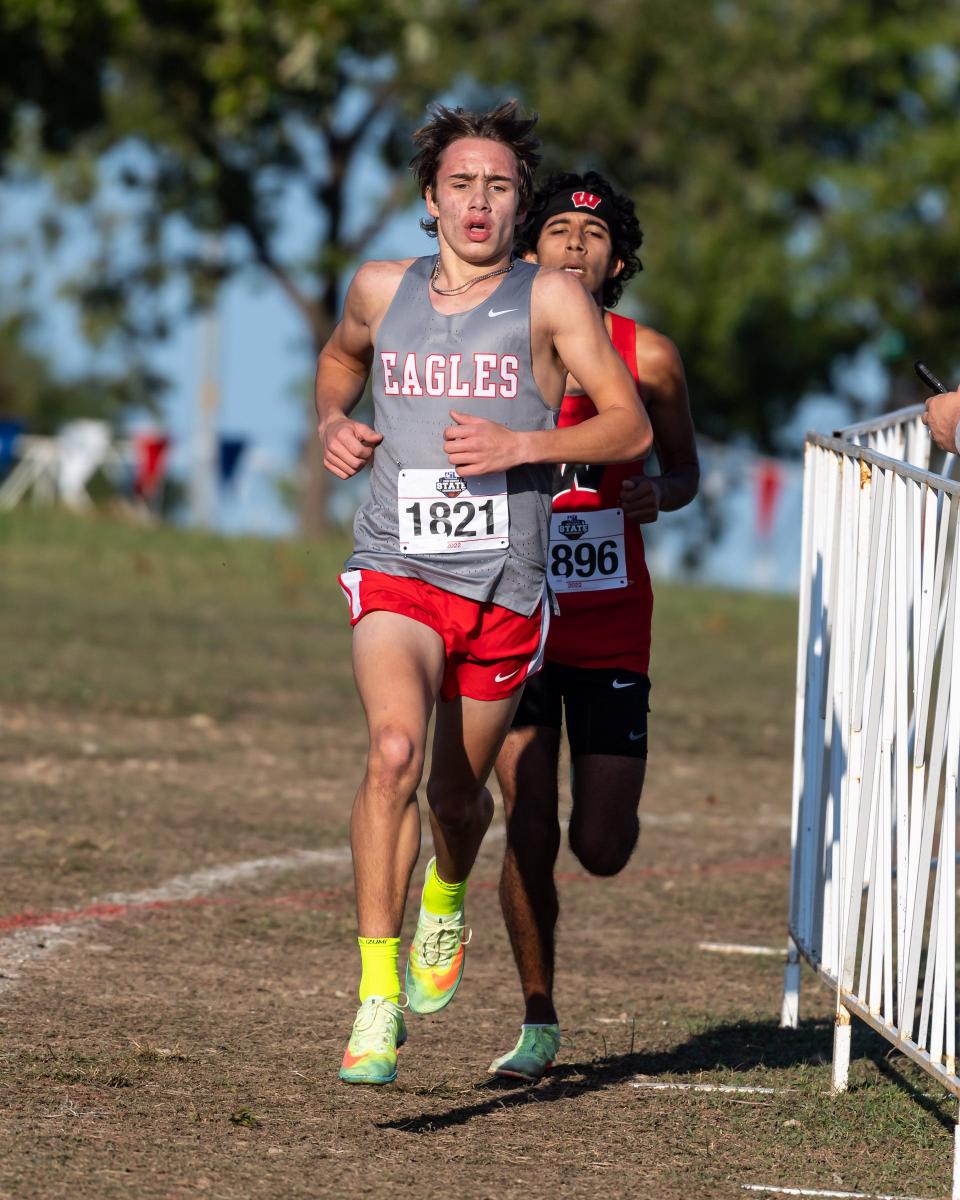 Noah Strohman of Holliday won the boys 3A 5K race.  David Soto of Winnsboro (1896) was second. The Texas UIL State Cross Country Championships were held at Old Settlers Park in Round Rock on November 4-5, 2022.