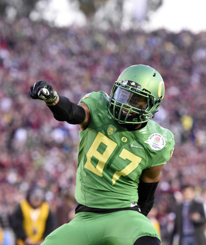 Jan 1, 2015; Pasadena, CA, USA; Oregon Ducks wide receiver Darren Carrington (87) celebrates making a touchdown against the Florida State Seminoles in the second half in the 2015 Rose Bowl college football game at Rose Bowl. (Gary Vasquez-USA TODAY Sports)