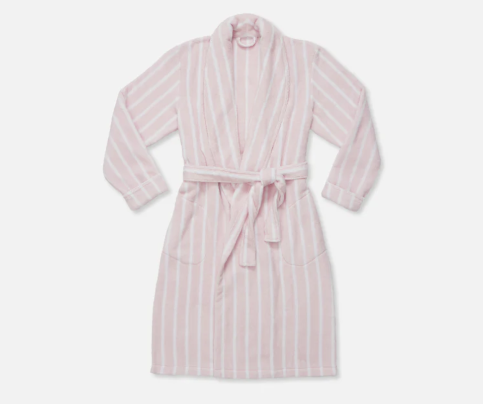 <p><a href="https://go.redirectingat.com?id=74968X1596630&url=https%3A%2F%2Fwww.brooklinen.com%2Fproducts%2Fsuper-plush-robe&sref=https%3A%2F%2Fwww.housebeautiful.com%2Fshopping%2Fg25741216%2Fbest-galentines-day-gifts%2F" rel="nofollow noopener" target="_blank" data-ylk="slk:Shop Now;elm:context_link;itc:0;sec:content-canvas" class="link ">Shop Now</a></p><p>Super-Plush Robe</p><p>brooklinen.com</p><p>$79.20</p><span class="copyright">Brooklinen</span>