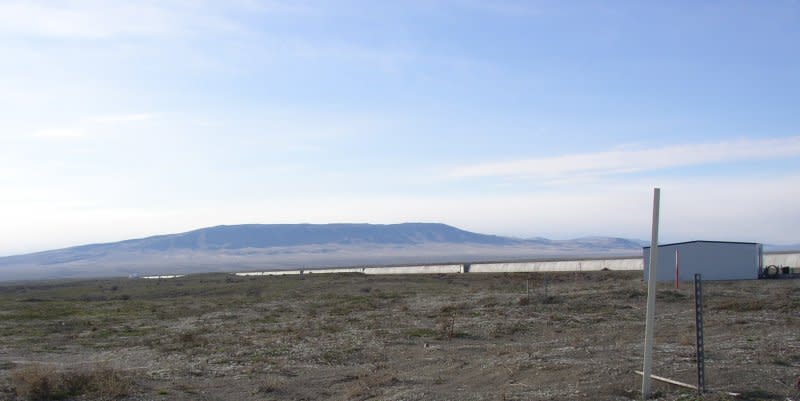 雷射干涉重力波天文台（LIGO）（維基百科）