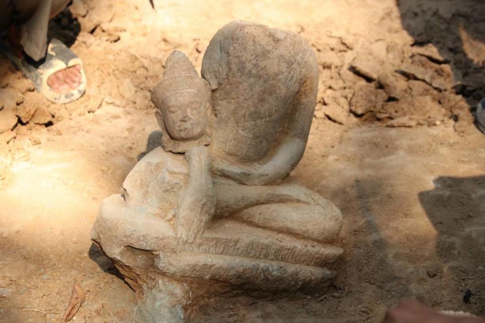 Another statue found at the 800-year-old temple. Photo from Phouk Chea / Yi Sotha via APSARA National Authority